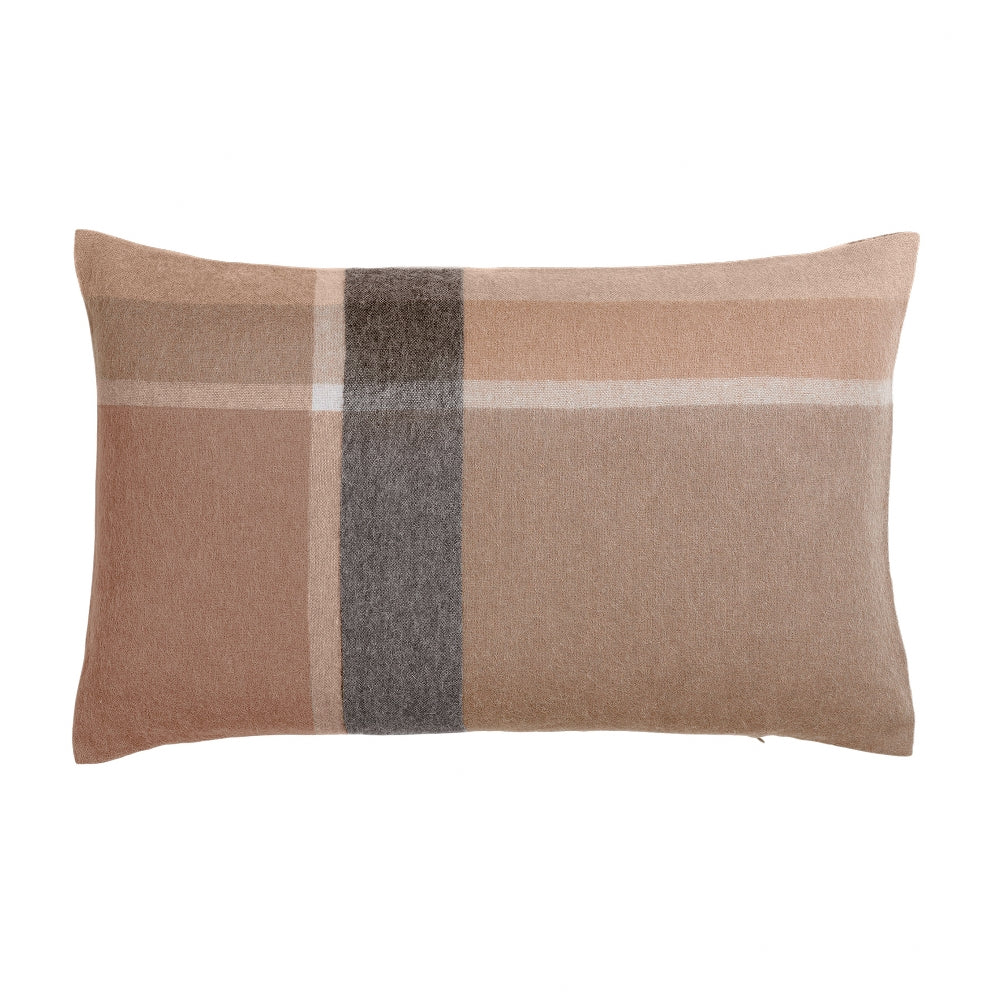 Elvang Denmark Manhattan Cushion Cover 40x60cm In Beige In 50% Alpaca & 40% Sheep Wool